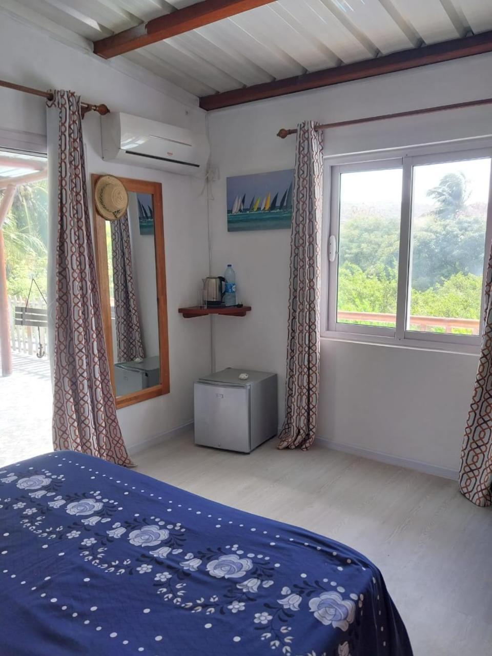 Poisson D'Or Guest House Port Mathurin Exterior photo