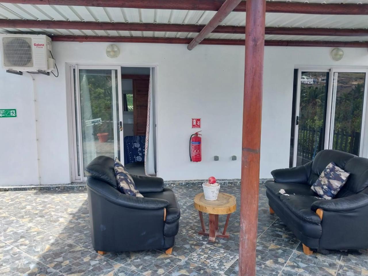 Poisson D'Or Guest House Port Mathurin Exterior photo