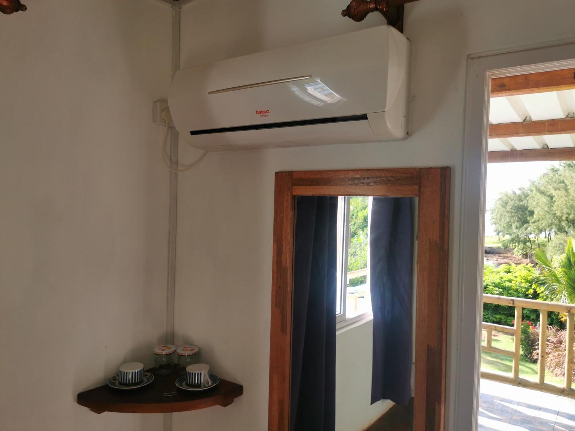 Poisson D'Or Guest House Port Mathurin Exterior photo